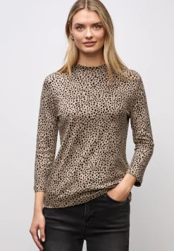 Basic Leo Turtleneck Shirt