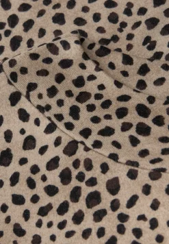 Basic Leo Turtleneck Shirt