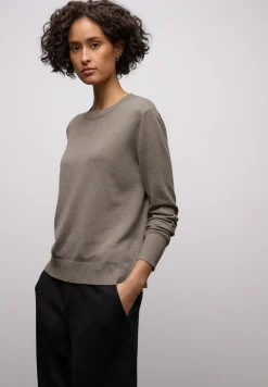Basic Pullover