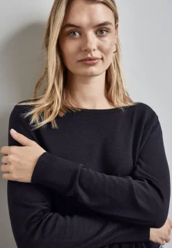 Basic Pullover