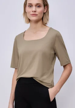 Basic Shirt