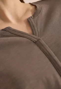 Basic Shirt im Tunika-Look