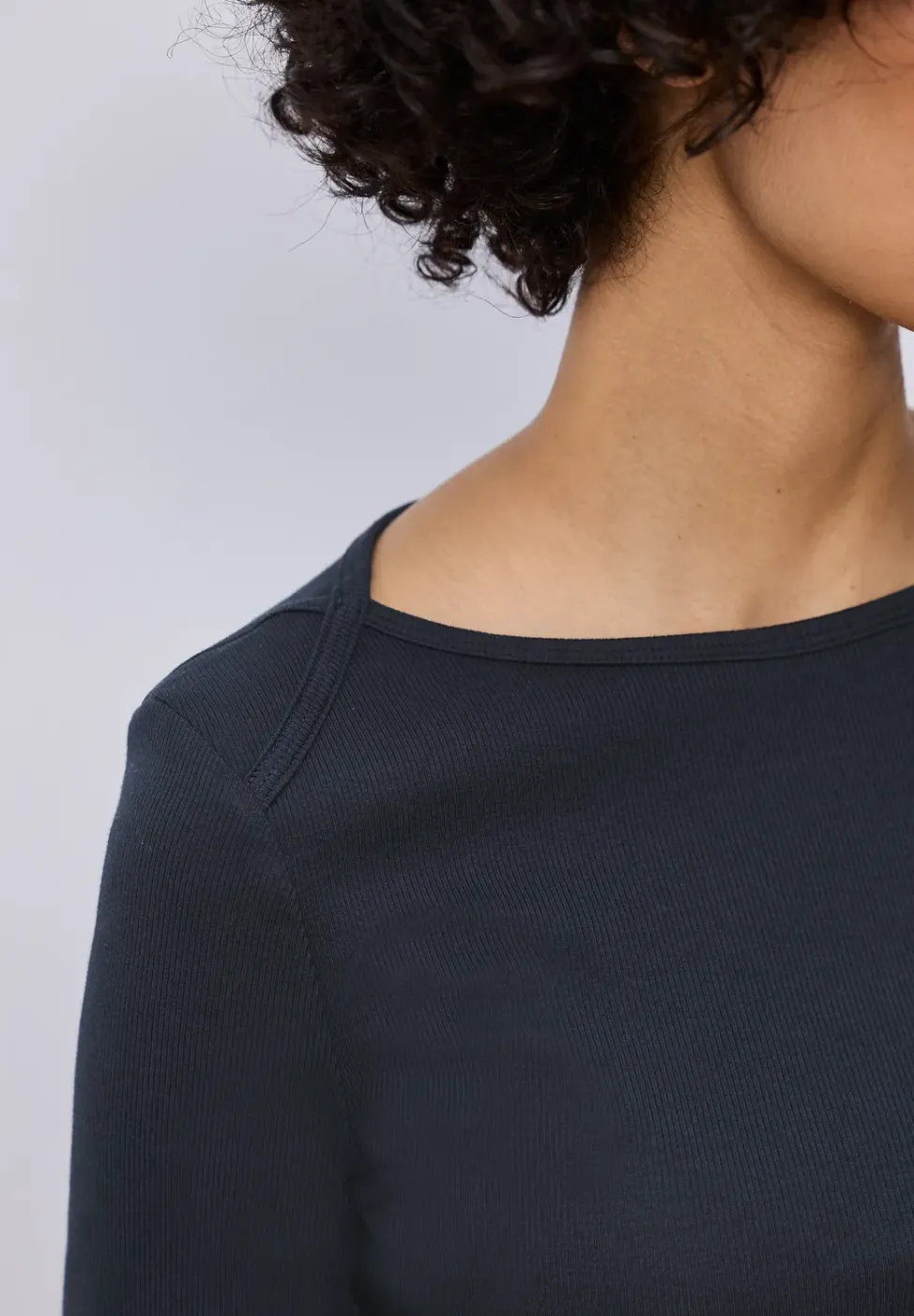 Basic Shirt in Rippstruktur