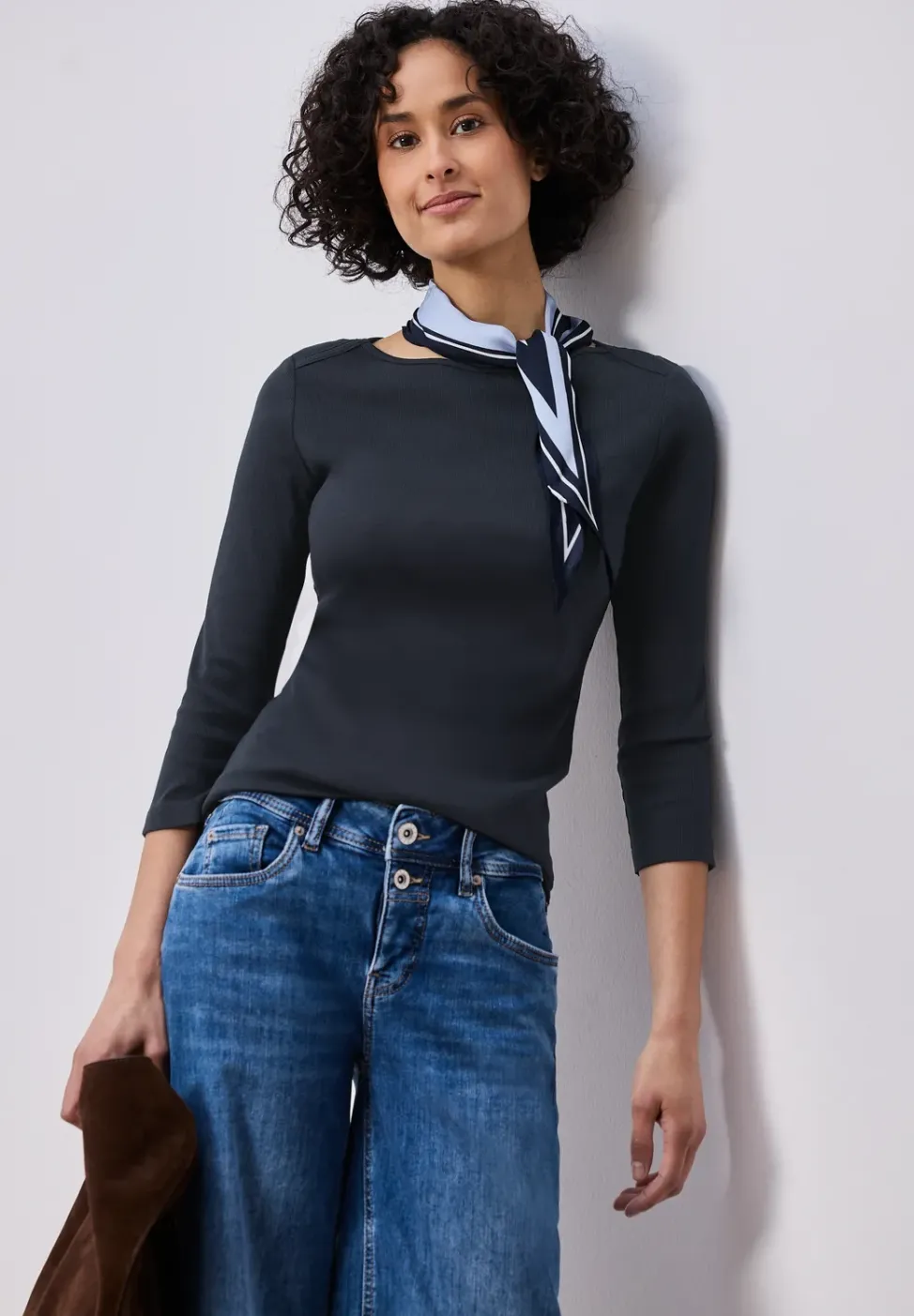 Basic Shirt in Rippstruktur