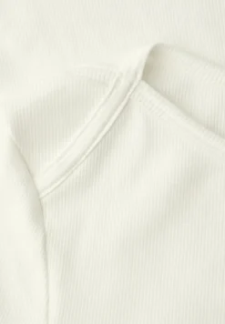 Basic Shirt in Rippstruktur