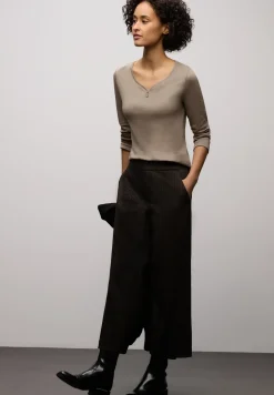 Basic Shirt mit Knopfdetail