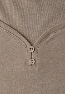 Basic Shirt mit Knopfdetail