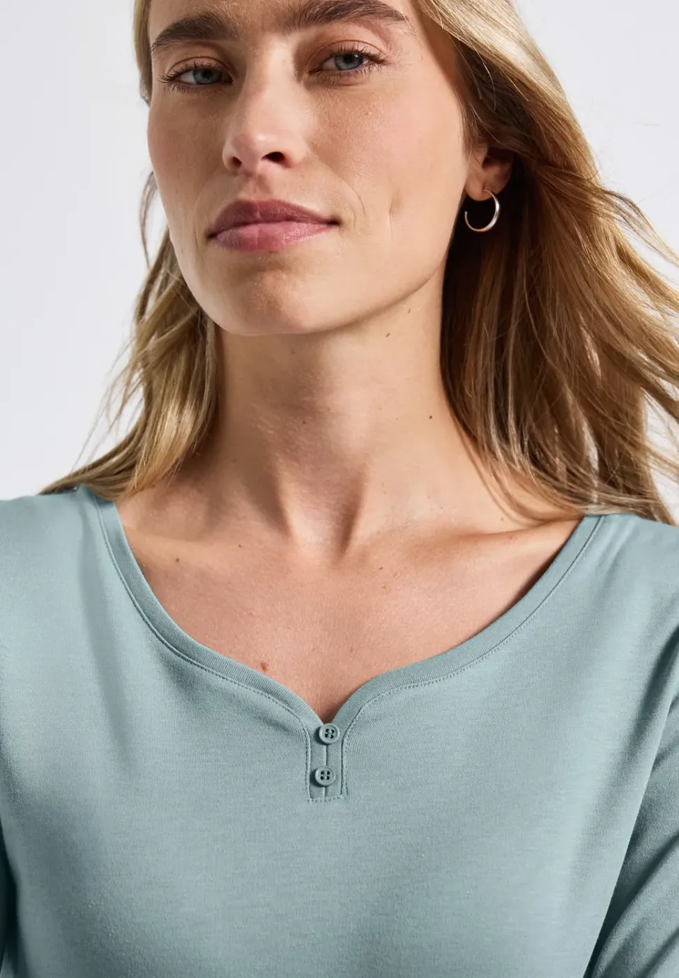 Basic Shirt mit Knopfdetail
