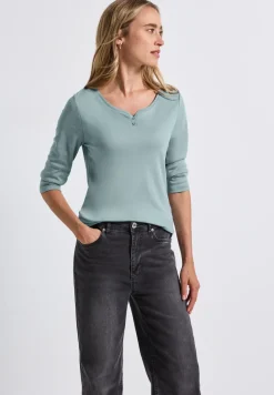 Basic Shirt mit Knopfdetail