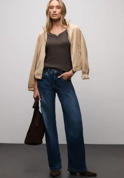Basic Shirt mit Knopfdetail