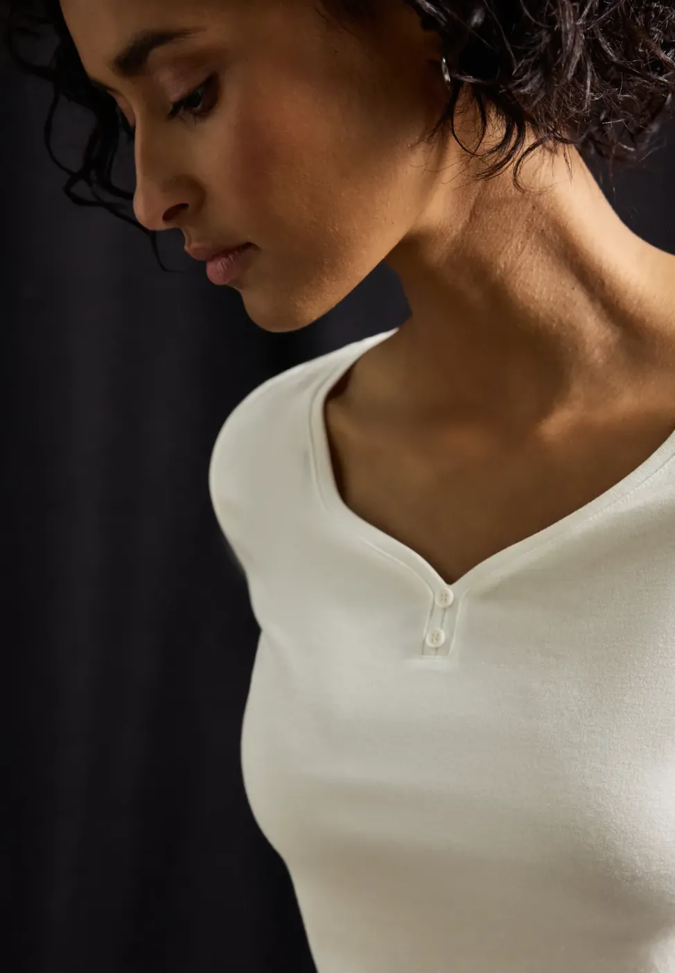 Basic Shirt mit Knopfdetail