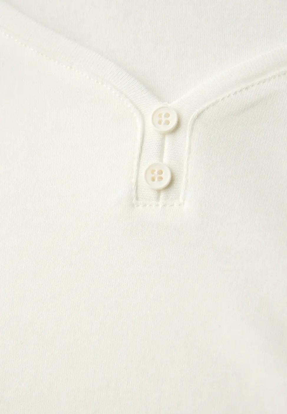 Basic Shirt mit Knopfdetail