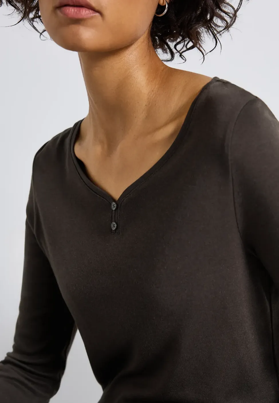 Basic Shirt mit Knopfdetail