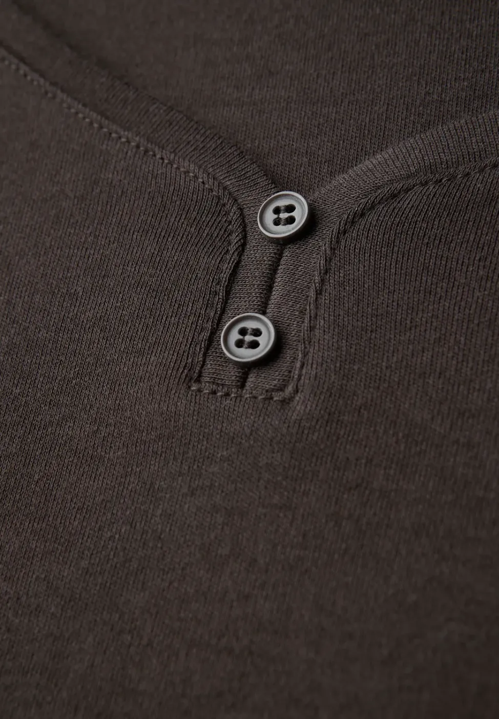 Basic Shirt mit Knopfdetail