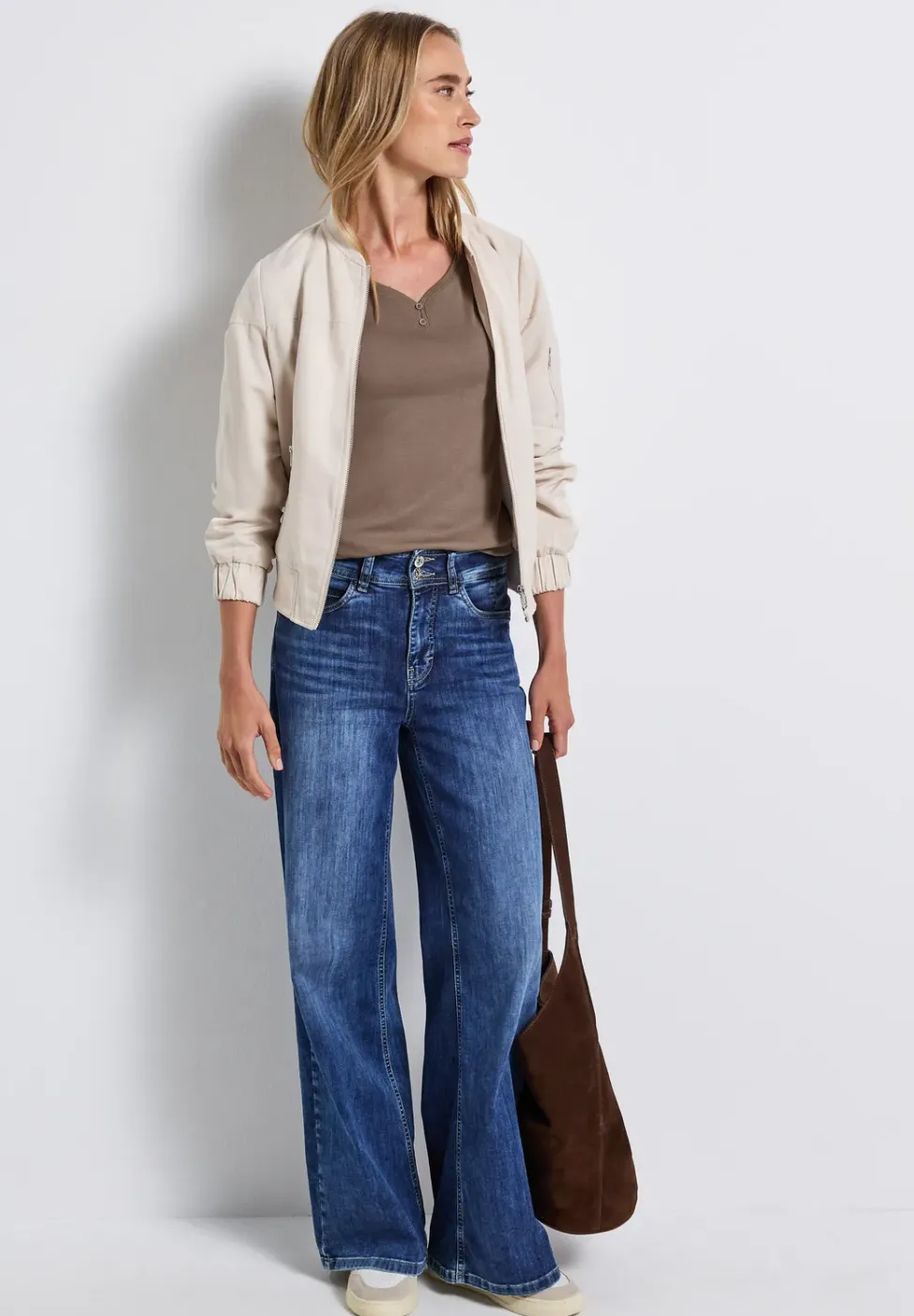 Basic Shirt mit Knopfdetail