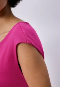 Basic Shirt mit U-Boot-Ausschnitt