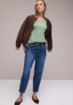 Basic Shirt mit U-Boot-Ausschnitt