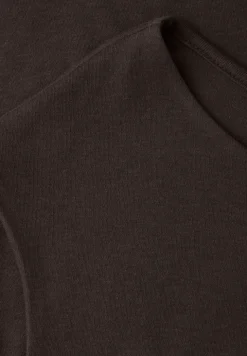 Basic Shirt mit U-Boot-Ausschnitt