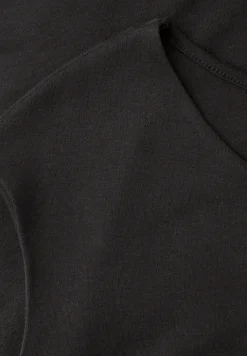 Basic Shirt mit U-Boot-Ausschnitt