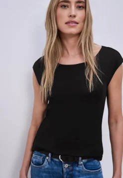 Basic Shirt mit U-Boot-Ausschnitt