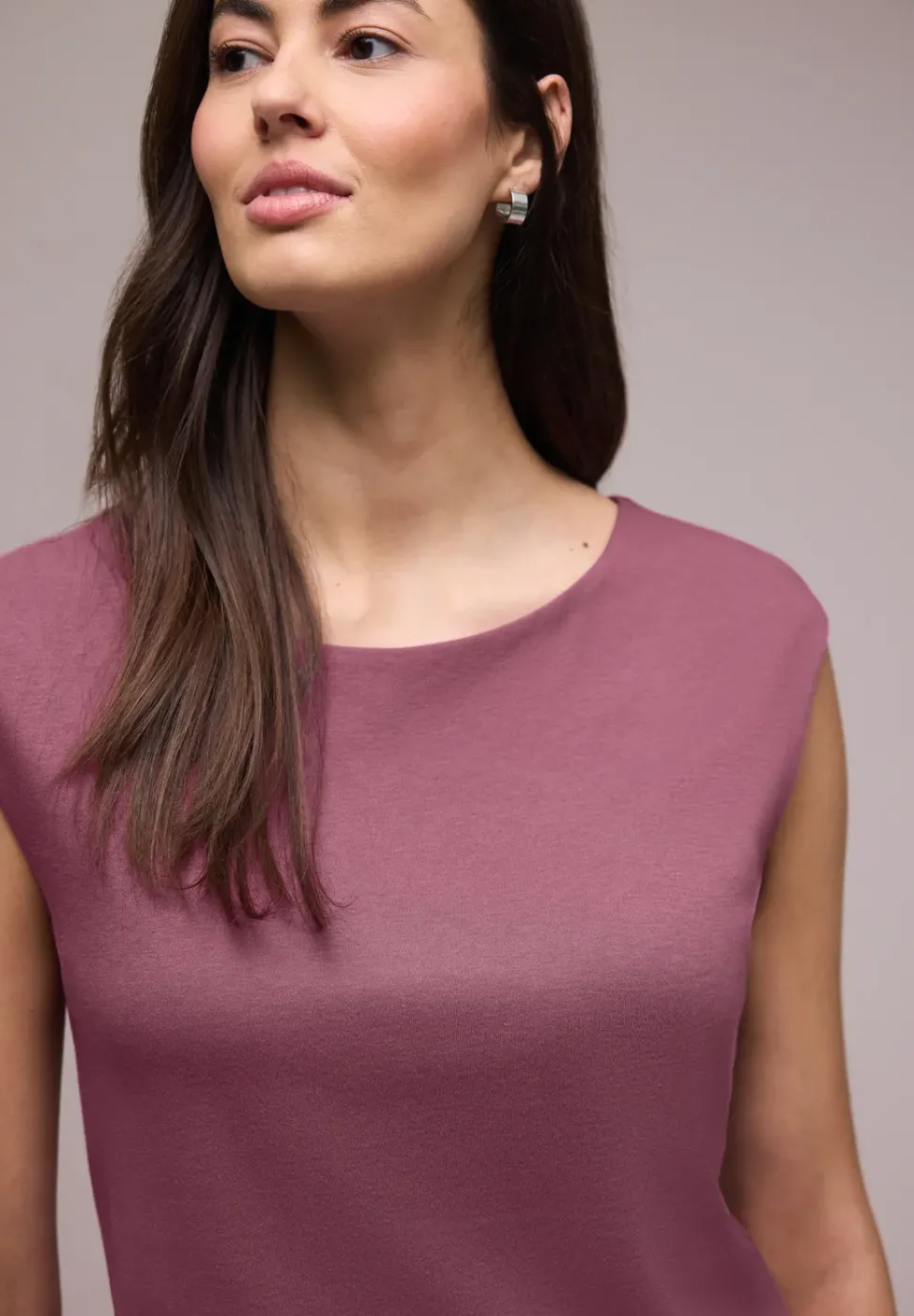 Basic Shirt mit U-Boot-Ausschnitt