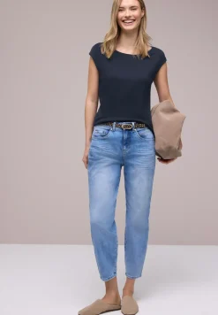 Basic Shirt mit U-Boot-Ausschnitt