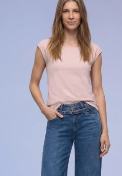 Basic Shirt mit U-Boot-Ausschnitt