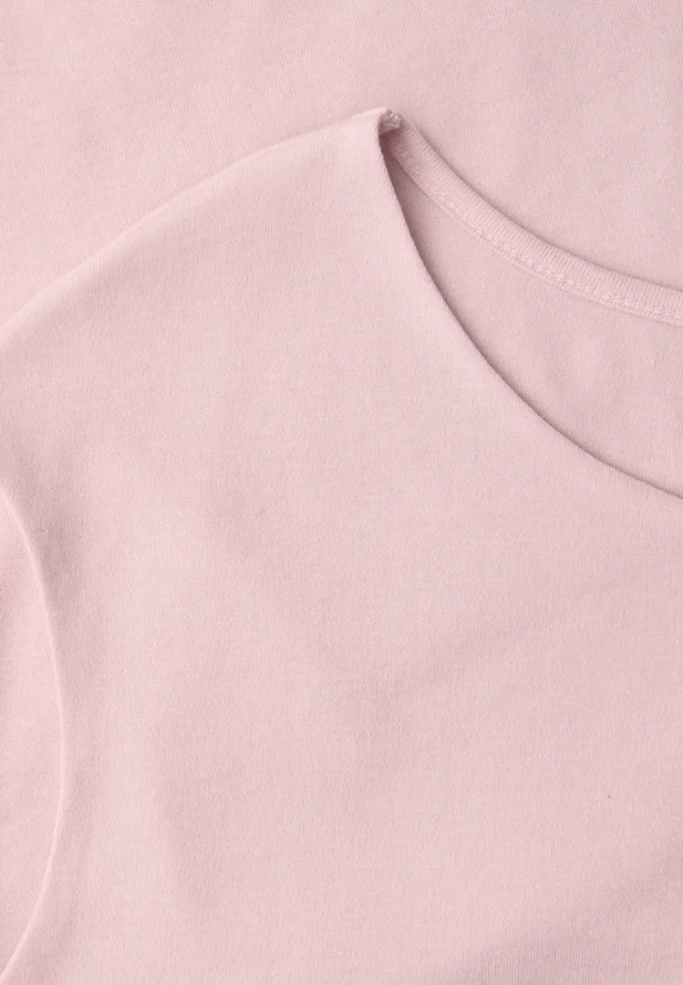 Basic Shirt mit U-Boot-Ausschnitt