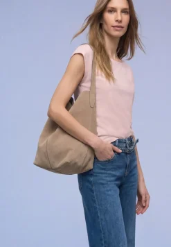 Basic Shirt mit U-Boot-Ausschnitt
