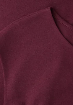 Basic Shirt mit U-Boot-Ausschnitt