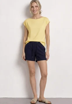 Basic Shirt mit U-Boot-Ausschnitt
