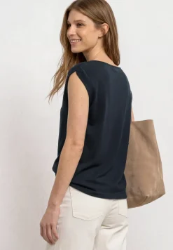Basic Shirt mit U-Boot-Ausschnitt