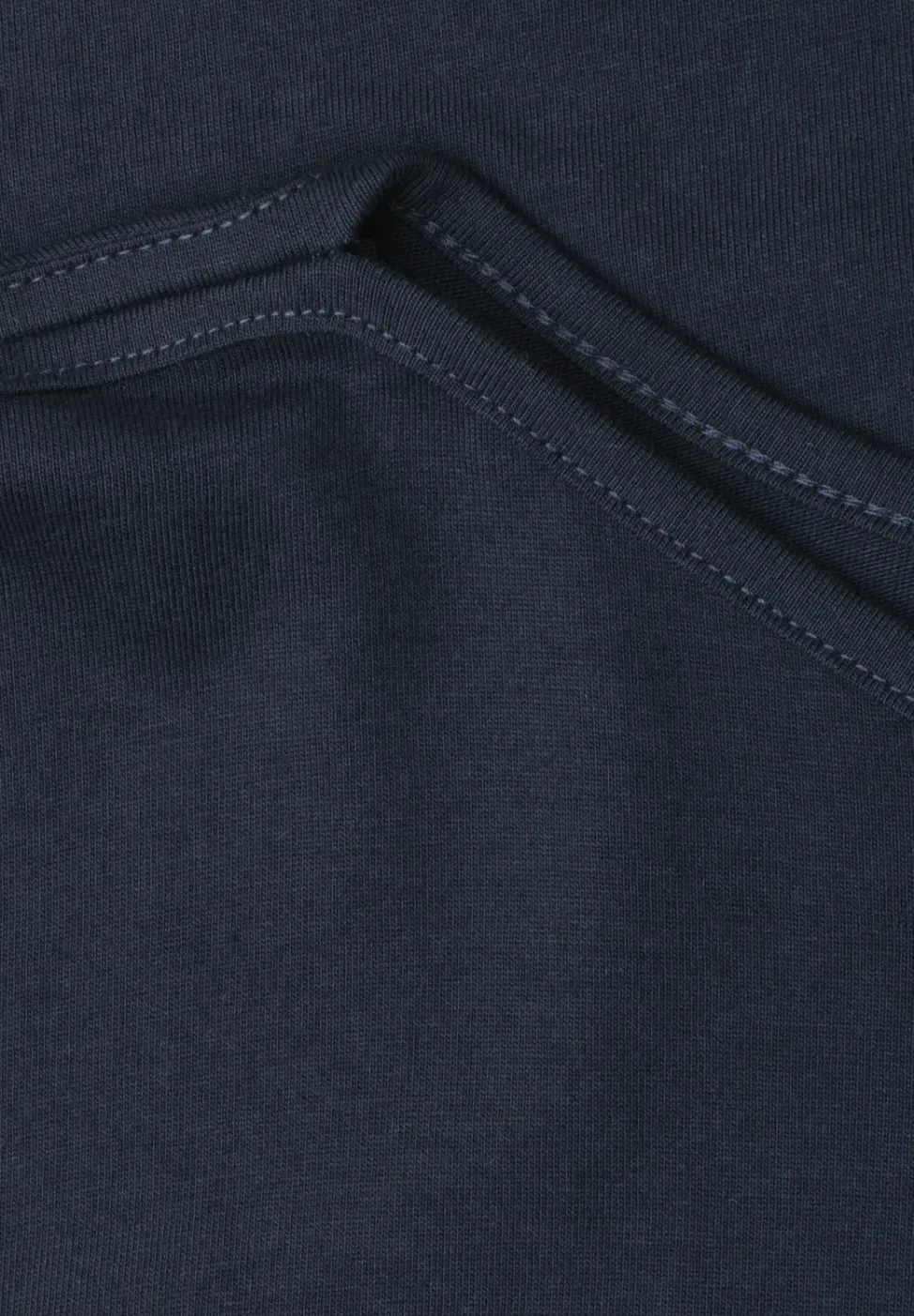 Basic Shirt mit U-Boot-Ausschnitt