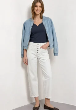 Basic Top mit Herzausschnitt