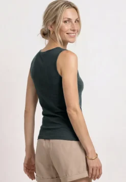 Basic Top mit Herzausschnitt
