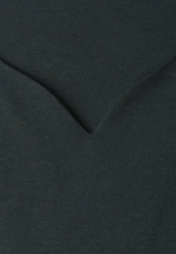 Basic Top mit Herzausschnitt