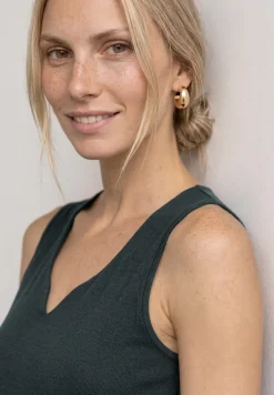 Basic Top mit Herzausschnitt