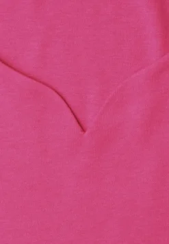 Basic Top mit Herzausschnitt