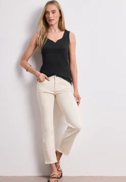 Basic Top mit Herzausschnitt