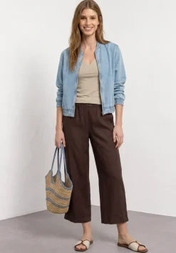 Basic Top mit Herzausschnitt