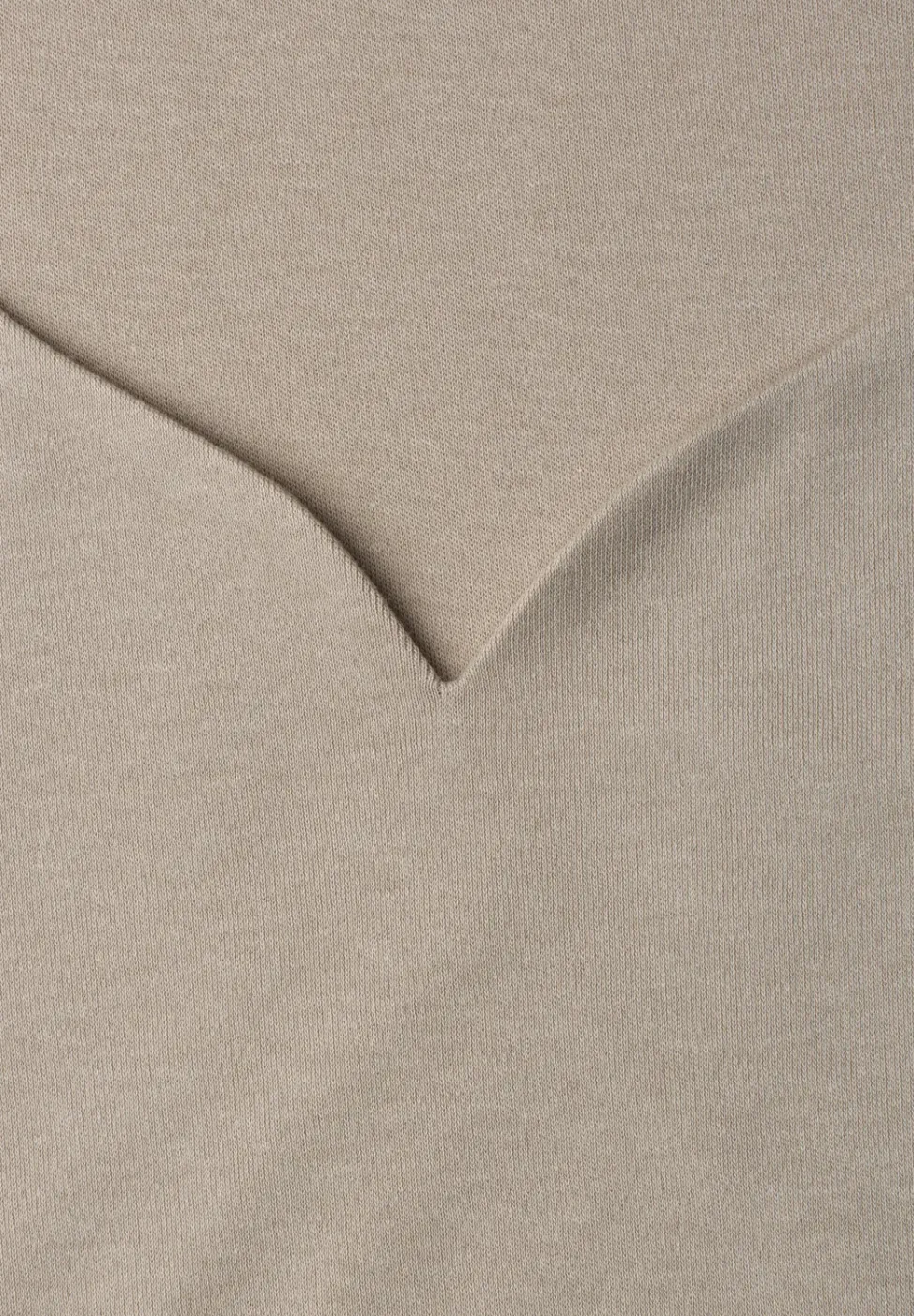 Basic Top mit Herzausschnitt