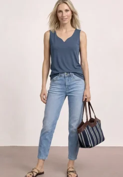 Basic Top mit Herzausschnitt
