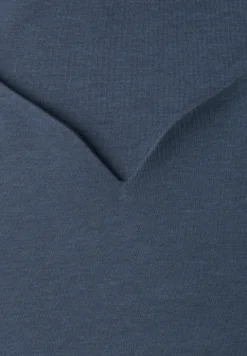 Basic Top mit Herzausschnitt