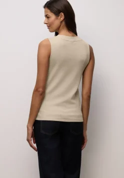 Basic Top mit Rippstruktur