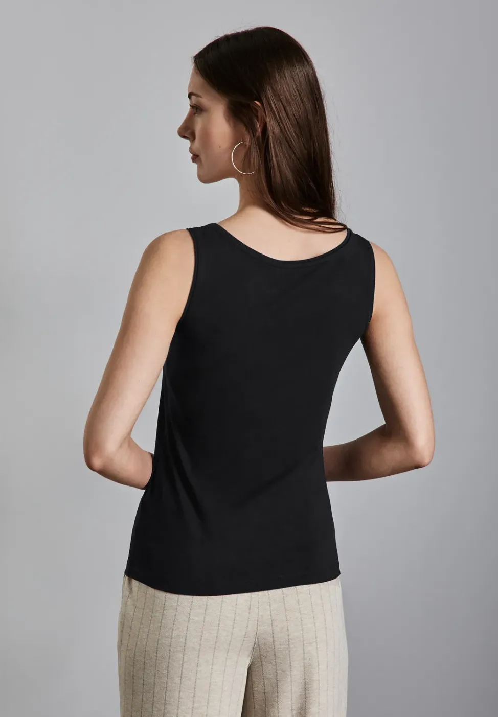 Basic Top mit Rundhals in Unifarbe