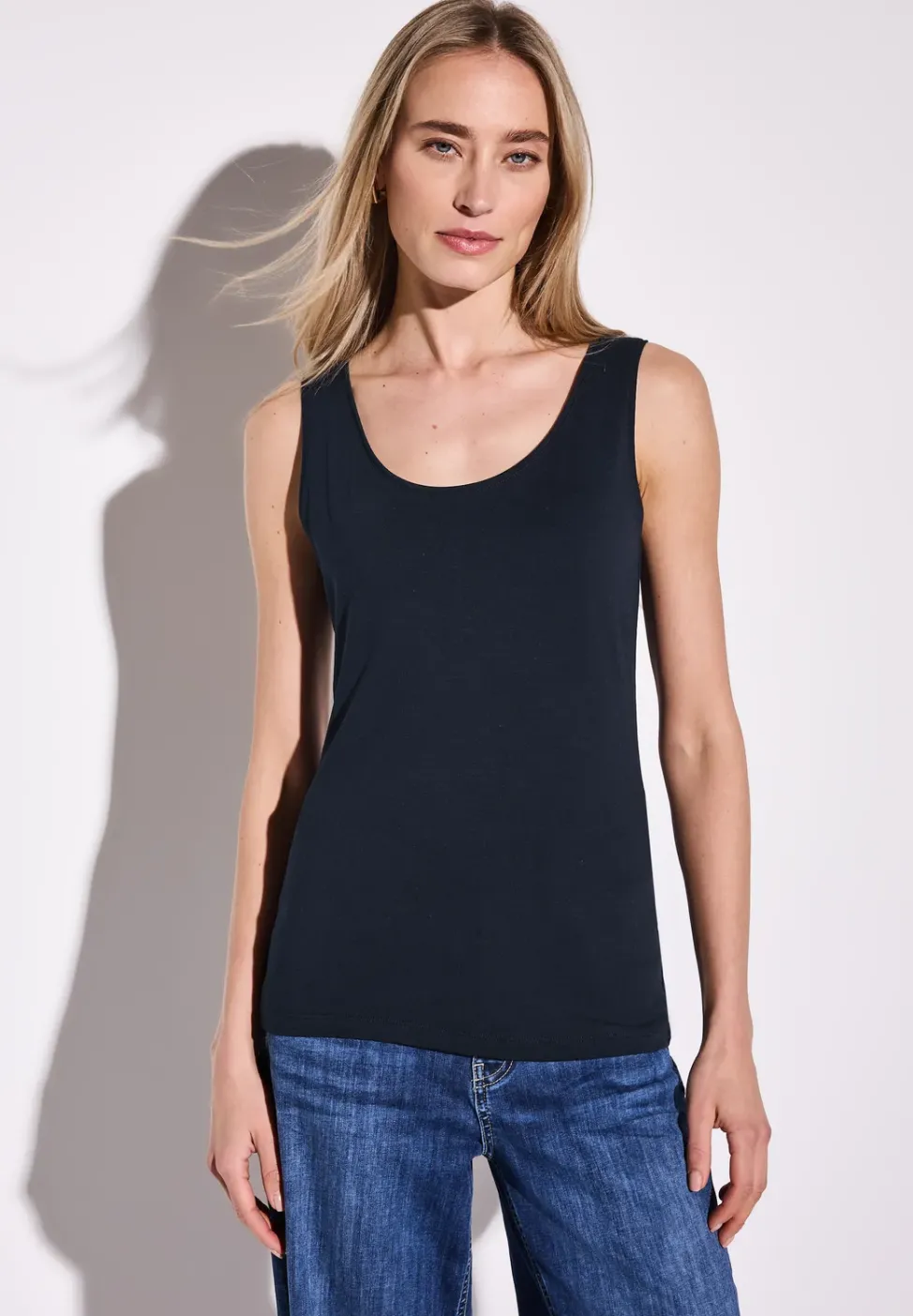 Basic Top mit Rundhals in Unifarbe