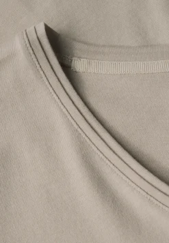 Basic T-Shirt