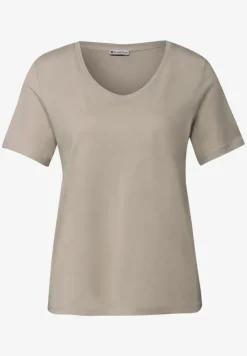 Basic T-Shirt