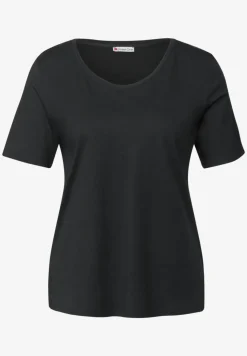 Basic T-Shirt