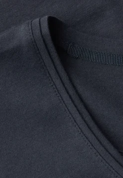 Basic T-Shirt
